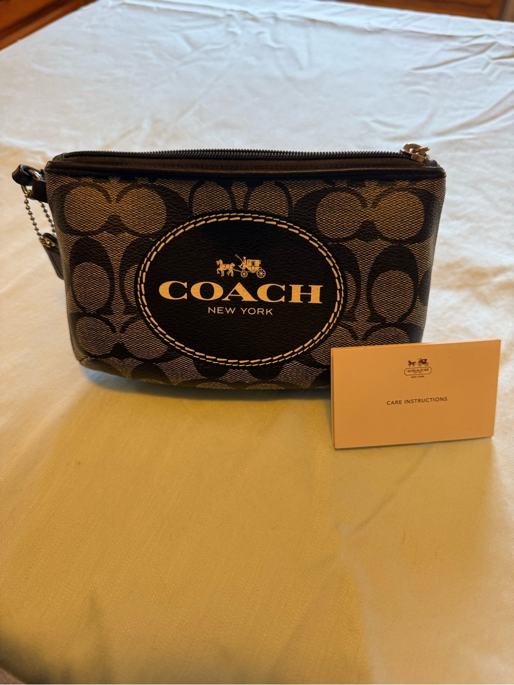Coach Signature Canvas Logo Wristlet in Grey & Black